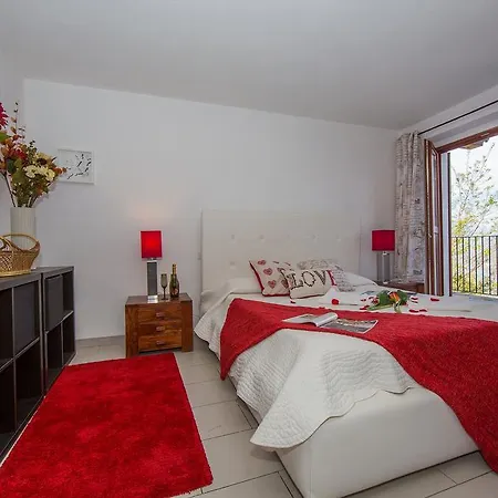 Aquila Holiday home Pianello Del Lario